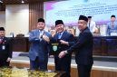 Gubernur Sumatera Selatan, Dr H Herman Deru, bersama Wakil Gubernur H Cik Ujang menghadiri Rapat Paripurna XXXIII [33] DPRD Provinsi Sumatera Selatan dengan agenda penyampaian rekomendasi DPRD terhadap Laporan Keterangan Pertanggungjawaban [LKPJ] Tahun Anggaran [TA] 2025, Senin 27 April 2026.