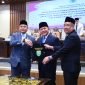 Gubernur Sumatera Selatan, Dr H Herman Deru, bersama Wakil Gubernur H Cik Ujang menghadiri Rapat Paripurna XXXIII [33] DPRD Provinsi Sumatera Selatan dengan agenda penyampaian rekomendasi DPRD terhadap Laporan Keterangan Pertanggungjawaban [LKPJ] Tahun Anggaran [TA] 2025, Senin 27 April 2026.
