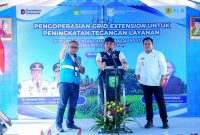GM PLN UID S2JB Diksi Erfani Umar, bersama Gubernur Sumsel Herman Deru dan Bupati Banyuasin Askolani Jasi meresmikan pengoperasian Grid Extension untuk peningkatan tegangan layanan listrik bagi warga Kenten Laut, Kabupaten Banyuasin, Selasa 28 April 2026.