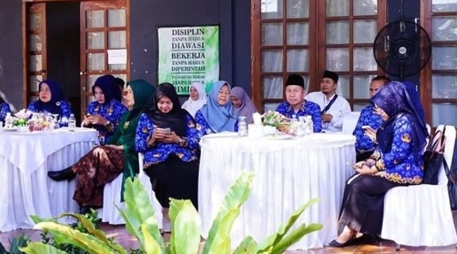 Wali Kota Prabumulih melalui Asisten III Bidang Administrasi Umum, Drs Amilton, menghadiri kegiatan Al-Malik Event 11 yang mengusung tema “Imajinasi Tanpa Batas, Generasi Berkualitas untuk Indonesia Emas”, digelar di Sekolah Islam Terpadu [SIT] Al-Malik Prabumulih, Kamis 16 April 2026.