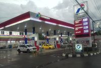 SPBU 24.301.192 berlokasi di depan Hubdam mengarah ke Bukit Palembang. [Foto: WIDEAZONE.com-AbV]