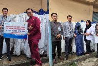 Bank Sumsel Babel melalui Cabang Palembang menyalurkan bantuan Corporate Social Responsibility [CSR] berupa tenda kerucut guna mendukung pengembangan kawasan Pedestrian Atmo di Palembang.