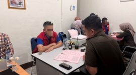 Pada Senin 4 Mei 2026, Jaksa Penuntut Umum Bidang Tindak Pidana Khusus Kejaksaan Negeri Ogan Komering Ilir [JPU Tipikor OKI] melaksanakan penyerahan tersangka dan barang bukti [Tahap II] dalam perkara dugaan korupsi pembiayaan Kredit Usaha Rakyat [KUR], Senin 4 Mei 2026.