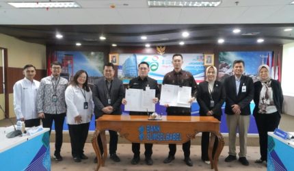 Bank Sumsel Babel bersama PT Taspen [Persero] melakukan. penandatanganan perjanjian kerja sama terkait layanan pembayaran Tabungan Hari Tua [THT], pensiun, jaminan kecelakaan kerja, serta jaminan kematian melalui rekening bank.
