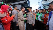 Wali Kota Palembang, Drs H Ratu Dewa MSi bersama Kepolisian Daerah Sumatera Selatan [Polda Sumsel] menghadiri peluncurkan Kedai ADO Presisi secara serentak di 17 kabupaten dan kota di wilayah Sumatera Selatan.