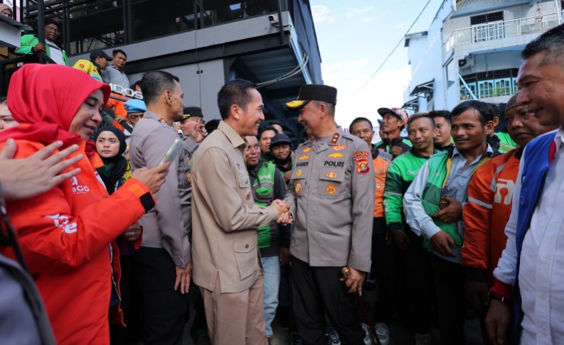Wali Kota Palembang, Drs H Ratu Dewa MSi bersama Kepolisian Daerah Sumatera Selatan [Polda Sumsel] menghadiri peluncurkan Kedai ADO Presisi secara serentak di 17 kabupaten dan kota di wilayah Sumatera Selatan.