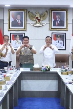 Gubernur Herman Deru Tekankan Kolaborasi Tanpa Ego Sektoral dalam Penanganan Banjir Palembang