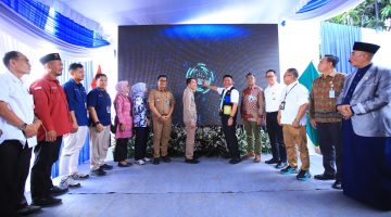 Gubernur Sumatera Selatan [Sumsel], Dr H Herman Deru, saat meluncurkan Gerakan Rutilahu di Kelurahan 11 Ulu, Kecamatan Seberang Ulu II, Selasa 5 Mei 2026, pagi.