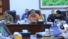Wakil Gubernur Sumatera Selatan [Wagub Sumsel] H Cik Ujang menghadiri Rapat Koordinasi Percepatan Pembangunan Jalan Tol Trans Sumatera ruas Betung–Tempino–Jambi di Gedung Bina Graha, Kantor Staf Kepresidenan [KSP], Selasa 5 Mei 2026.