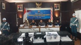 Lanal Palembang memberikan keterangan pers soal digagalkannya penyelundupan BBL senilai Rp6,25 Miliar, Selasa 5 Mei 2026.