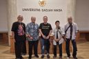 Bambang Oeban untuk menggelar peluncuran dua buku antologi puisi karya penyair nasional Joko Pranoto pantas mendapat apresiasi tertinggi.