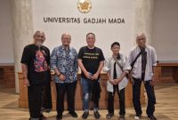 Bambang Oeban untuk menggelar peluncuran dua buku antologi puisi karya penyair nasional Joko Pranoto pantas mendapat apresiasi tertinggi.