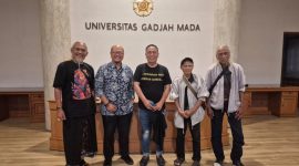 Bambang Oeban untuk menggelar peluncuran dua buku antologi puisi karya penyair nasional Joko Pranoto pantas mendapat apresiasi tertinggi.