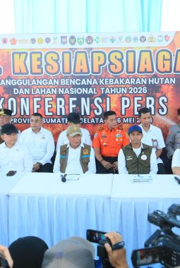 Gubernur Herman Deru Dampingi Menko Polkam Pimpin Apel Kesiapsiagaan Karhutla 2026 di Sumsel