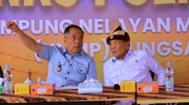Wagub Sumsel Cik Ujang Dampingi Menko Polkam Tinjau Kampung Nelayan Merah Putih Sungsang