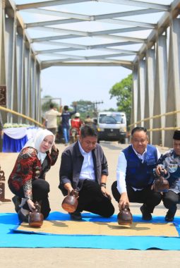 Gubernur Herman Deru dan Wagub Cik Ujang Resmikan 17 Jembatan di Sumsel, Percepat Konektivitas dan Dongkrak Ekonomi Warga