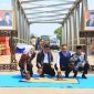 Gubernur Sumatera Selatan [Sumsel] Dr H Herman Deru didampingi Wakil Gubernur [Wagub] Sumsel H Cik Ujang serta Bupati Musi Rawas Hj. Ratna Machmud meresmikan 17 infrastruktur jembatan di Sumsel