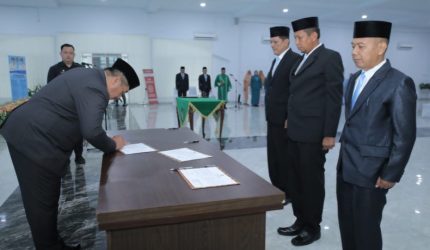 Bupati Asahan Taufik Zainal Abidin, memimpin langsung upacara pengambilan sumpah dan pelantikan Pejabat Pimpinan Tinggi Pratama di lingkungan Pemerintah Kabupaten Asahan.