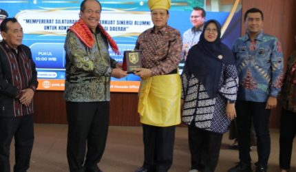 Pemerintah Kabupaten [Pemkab] Asahan menerima kunjungan silaturahmi dari keluarga besar Institut Kesehatan Deli Husada [IKDH] Deli Tua pada Sabtu 9 Mei 2026, pukul 10.00 WIB di Pendopo Rumah Dinas Bupati Asahan.