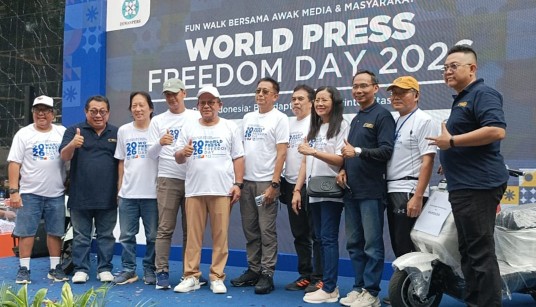 Fun Walk Dewan Pers bersama awak media dan masyarakat dalam rangka memperingati World Press Freedom Day [WPFD] 2026 yang secara internasional diperingati setiap tanggal 3 Mei, Dewan Pers pada hari ini, 10 Mei 2026.
