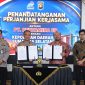 Polda Sumsel bersama PT Pertamina EP melakukan penandatanganan Perjanjian Kerja Sama [PKS] guna mendukung implementasi kebijakan pengelolaan sumur minyak masyarakat sesuai regulasi pemerintah, berlangsung di Ruang Serbaguna Lantai II Gedung Presisi Mapolda Sumatera Selatan, Palembang, pada Senin, 11 Mei 2026.