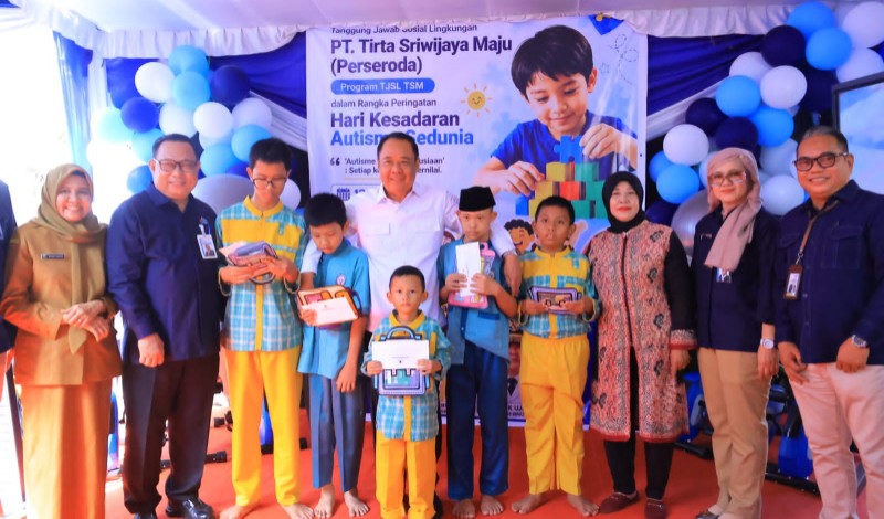 Wakil Gubernur Sumatera Selatan [Wagub Sumsel] H Cik Ujang menghadiri kegiatan berbagi bersama anak-anak berkebutuhan khusus yang diselenggarakan PT Tirta Sriwijaya Maju [TSM] di Sekolah Luar Biasa [SLB] Talang Kelapa, Selasa 12 Mei 2026.