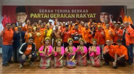 Dewan Pimpinan Wilayah Partai Gerakan Rakyat [DPW PGR] Provinsi Sulawesi Selatan menuntaskan tahapan penting dalam proses pembentukan badan hukum partai dengan menyerahkan dokumen verifikasi administrasi lengkap kepada Dewan Pimpinan Pusat [DPP] Partai Gerakan Rakyat di Jakarta, Selasa 12 Mei 2026.