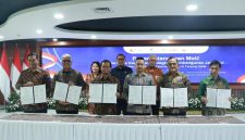 Nota Kesepahaman [MoU] Rencana Kerja Sama Integrasi Pembangunan Jalan Tol menuju Pelabuhan Palembang Baru di Tanjung Carat antara Kementerian Pekerjaan Umum, Kementerian Investasi dan Hilirisasi/BKPM, Pemerintah Provinsi Sumsel, PT Hutama Karya (Persero), PT Bukit Asam Tbk, dan PT Pelabuhan Indonesia (Persero), di Jakarta, Rabu 13 Mei 2026.