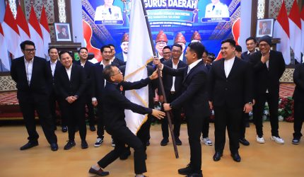 Gubernur Sumatera Selatan Dr H Herman Deru bersama Wakil Gubernur Sumsel H Cik Ujang menghadiri pelantikan Pengurus Daerah Persatuan Seniman Komedi Indonesia [PaSKI] Sumsel dan Koordinator Wilayah [Korwil] PaSKI se-Sumsel periode 2026–2030 di Griya Agung, Kamis 14 Mei 2026, sore.