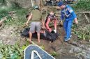 Polairud Polda Sumsel bergerak cepat mengevakuasi sesosok mayat laki-laki tanpa identitas tengah mengapung di perairan Pulau Borang, tepatnya di dermaga PT Asrigita [PLTU], Kecamatan Banyuasin 1, Kabupaten Banyuasin, pada Jumat 15 Mei 2026, pagi sekitar pukul 06.30 WIB.