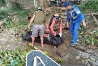 Polairud Polda Sumsel bergerak cepat mengevakuasi sesosok mayat laki-laki tanpa identitas tengah mengapung di perairan Pulau Borang, tepatnya di dermaga PT Asrigita [PLTU], Kecamatan Banyuasin 1, Kabupaten Banyuasin, pada Jumat 15 Mei 2026, pagi sekitar pukul 06.30 WIB.