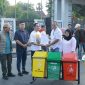 Pada Jumat 15 Mei 2026, Wali Kota Ratu Dewa didampingi Sekretaris Daerah Aprizal Hasyim resmi mensosialisasikan tata cara penerapan sanksi administratif terhadap pelanggaran pengelolaan sampah rumah tangga dan sampah sejenis rumah tangga di kawasan Pelataran Kambang Iwak.