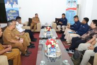 Wakil Bupati Asahan, Rianto SH MAP, menerima kunjungan kerja dari Badan Keamanan Laut [Bakamla] RI di Ruang Kerja Wakil Bupati Kabupaten Asahan, Senin 18 Mei 2026, pukul 12.00 WIB.