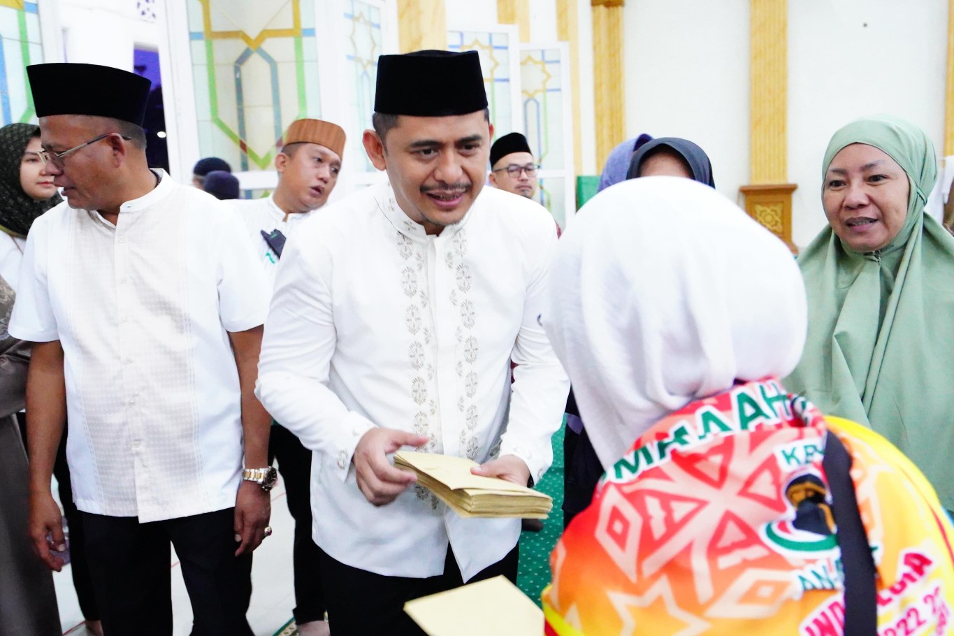 Pemerintah Kota [Pemkot] Prabumulih melalui Wali Kota H Arlan resmi melepas 169 calon jemaah haji [CJH] beserta satu orang pendamping haji menuju Tanah Suci.