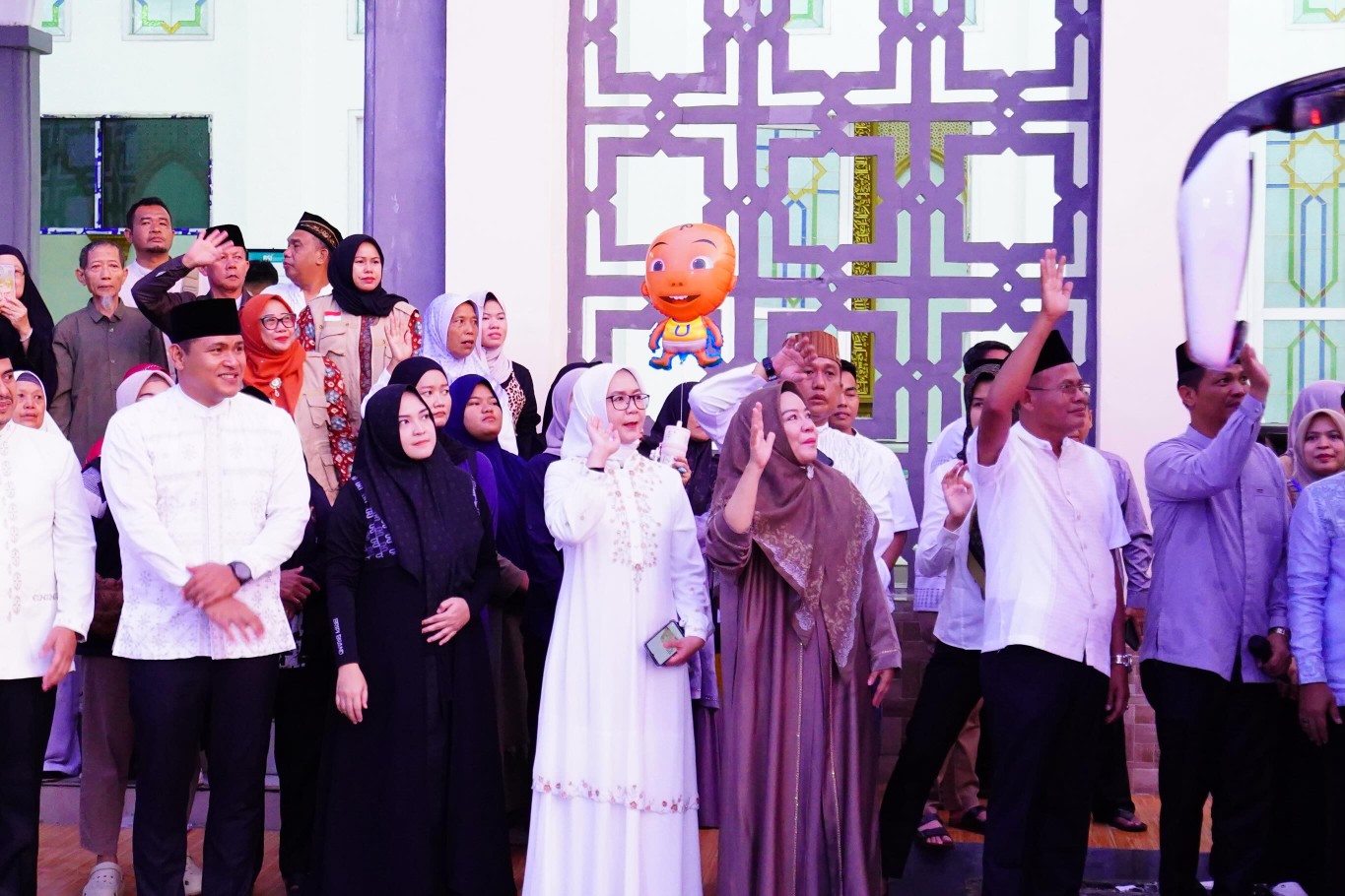 Pemerintah Kota [Pemkot] Prabumulih melalui Wali Kota H Arlan resmi melepas 169 calon jemaah haji [CJH] beserta satu orang pendamping haji menuju Tanah Suci.