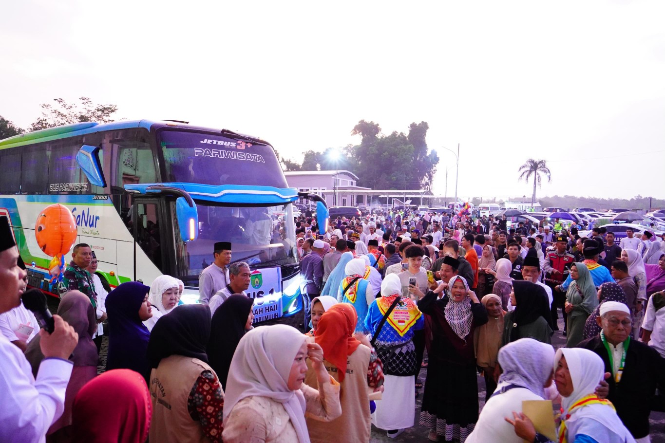 Pemerintah Kota [Pemkot] Prabumulih melalui Wali Kota H Arlan resmi melepas 169 calon jemaah haji [CJH] beserta satu orang pendamping haji menuju Tanah Suci.