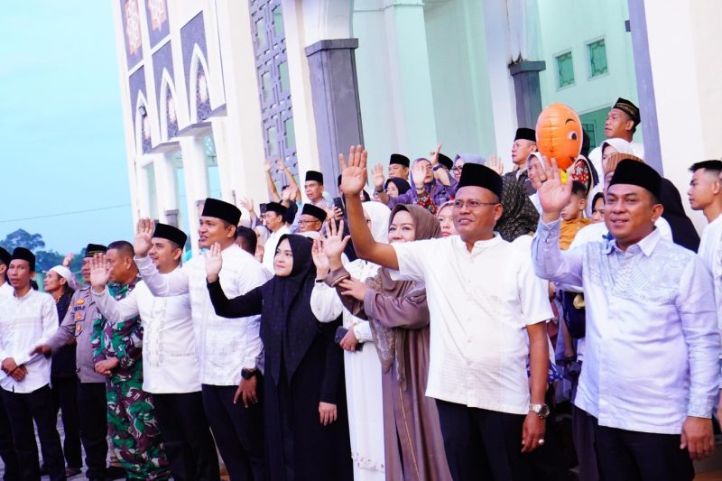 Pemerintah Kota [Pemkot] Prabumulih melalui Wali Kota H Arlan resmi melepas 169 calon jemaah haji [CJH] beserta satu orang pendamping haji menuju Tanah Suci.