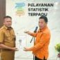 Wali Kota Prabumulih, H Arlan bersama Wakil Wali Kota Franky Nasril SKom MM melaksanakan kunjungan kerja ke Badan Pusat Statistik [BPS] Kota Prabumulih dalam rangka pemantapan pelaksanaan Sensus Ekonomi 2026 serta dukungan pembangunan Zona Integritas menuju Wilayah Bebas dari Korupsi [WBK], Selasa 5 Mei 2026.