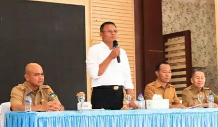 Wali Kota Prabumulih H Arlan menekankan bahwa kedisiplinan, kekompakan, dan tanggung jawab merupakan fondasi utama dalam menjalankan roda pemerintahan yang efektif dan profesional.