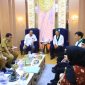 Wakil Gubernur Sumatera Selatan, H Cik Ujang, menerima audiensi pengurus Himpunan Mahasiswa Islam [HMI] Cabang Palembang di ruang kerjanya, Selasa 26 Mei 2026 sore.