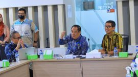 Wakil Gubernur Sumatera Selatan [Wagub Sumsel] H Cik Ujang menekankan pentingnya integrasi pembangunan Tol Kapal Betung dan Tol Trans Sumatera dengan Proyek Strategis Tanjung Carat dalam rapat penyelarasan yang digelar di Gedung HK Tower, Jakarta, Kamis 21 Mei 2026.