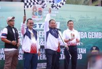 Wagub Cik Ujang saat menghadiri kegiatan jalan santai, senam bersama, dan lomba hiburan yang digelar di halaman Kantor Gubernur Sumsel, Minggu 17 Mei 2026.