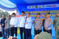 Wakil Gubernur Sumatera Selatan [Wagub Sumsel] H Cik Ujang menegaskan komitmen Pemerintah Provinsi Sumsel dalam mendukung ketahanan pangan nasional saat menghadiri Panen Raya Jagung Serentak Kuartal II Tahun 2026 di Desa Bumi Agung Jaya, Kecamatan Buay Rawan, Kabupaten Ogan Komering Ulu Selatan [OKU Selatan], Sabtu 16 Mei 2026.