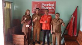 Ketua Partai Buruh EXCO Banyuasin Maxi Malian saat menerima kunjunga Plt Kepala Kesbangpol Banyuasin M Iqbal Hamidi dan jajaran.