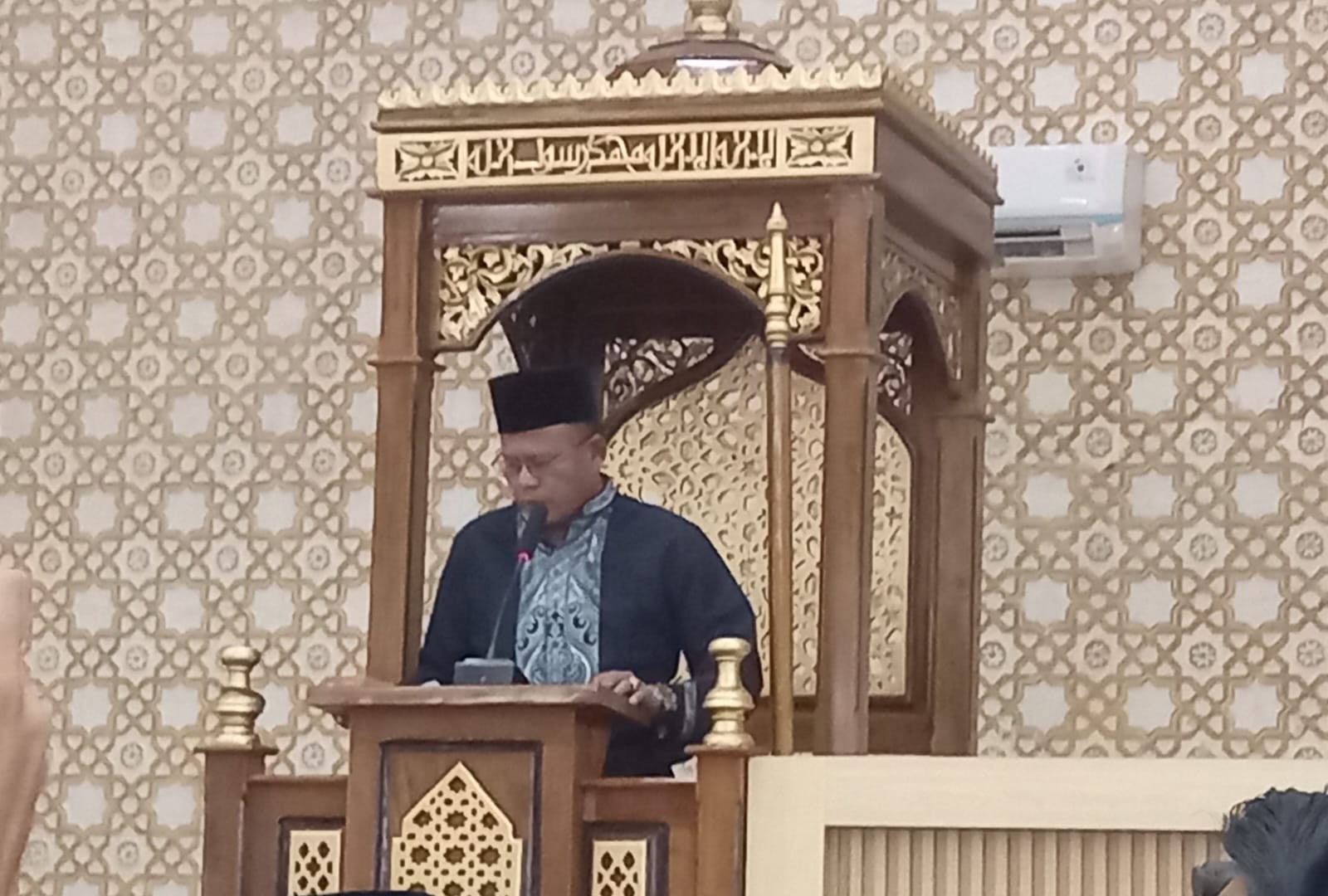 Wali Kota Prabumulih, H Arlan memberikan sambutan dalam salat Iduladha 1447 Hijriah di Masjid Jami’ Islamic Center, Jalan Lingkar Timur, Rabu 27 Mei 2026.