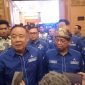 Ketua DPD Demokrat Sumsel H Cik Ujang dan Sekjen DPP Demokrat Herman Khaeron saat memberikan keterangan pers di sela Musda V Demokrat Sumsel, Kamis 30 April 2026.