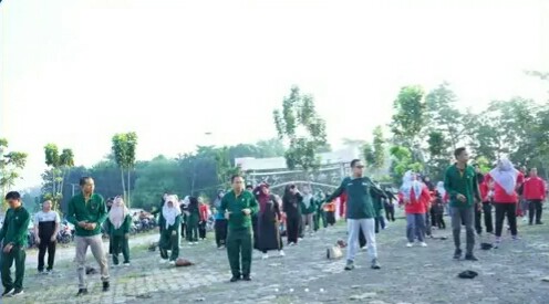 Pemerintah Kota [Pemkot] Prabumulih menggelar kegiatan senam pagi bersama di Stadion Talang Jimar, Minggu 31 Mei 2026, sebagai upaya menjaga kebugaran sekaligus mempererat hubungan dan kebersamaan antara pemerintah dan masyarakat. 