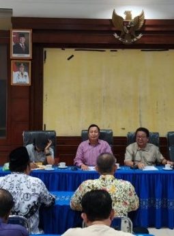 Pegang SK Resmi! PGRI Sumsel Tancap Gas, Riza Pahlevi: Organisasi Guru Harus Kembali ke Tangan Guru