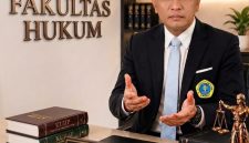 Akademisi Fakultas Hukum Universitas PGRI Palembang, Dr Dadang Apriyanto SH MH