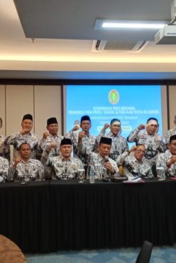 Pengurus PGRI 17 Kabupaten/Kota di Sumsel Satu Komando: Tolak Mandat bukan Panitia Pengantin–Versi Ketua Mandat Bilang Kedepankan Dialog